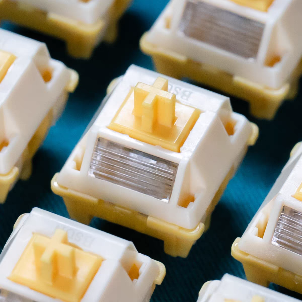 QVQ N2 Milk Dragon V2 Switch L - Gaming Keyboard Thocky recensie en prijs